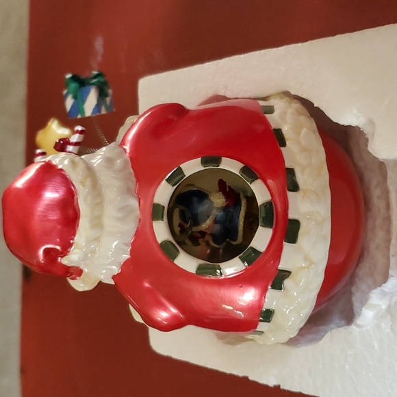 Christopher Radko Roly Poly Santa Snowglobe - Picture 4 of 4